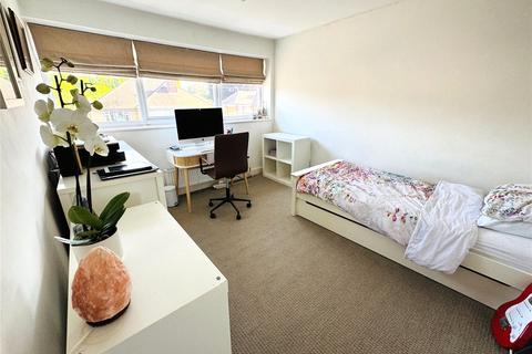 5 bedroom terraced house for sale, Ringwood Road, Hampshire GU14