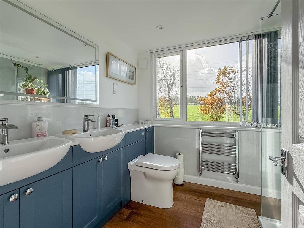 Bedroom 1 en-suite