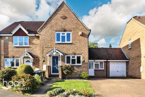 undefined, Stewart Close, Abbots Langley