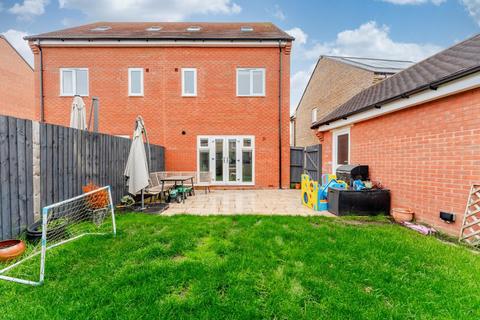 undefined, Modern family home offering three double bedrooms, situated within the popular Chestnut Park, Yatton