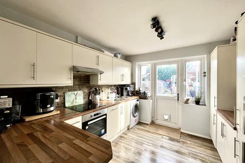 3 Woodgate Avenue, Chessington, KT9 2QJ