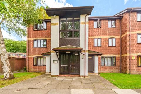 1 bedroom flat to rent, Pennyroyal Court, Reading, RG1