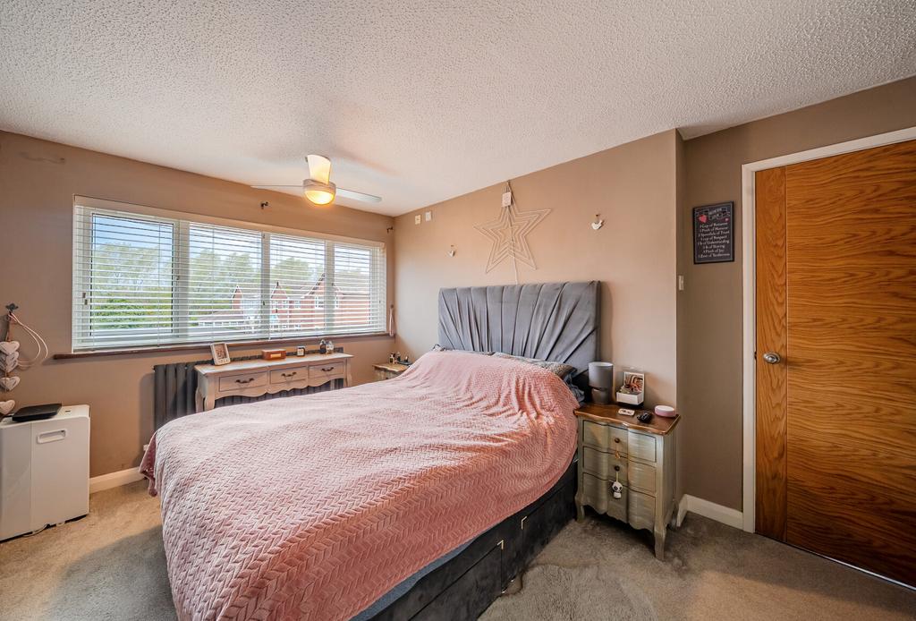 1371947-8-6908e61...