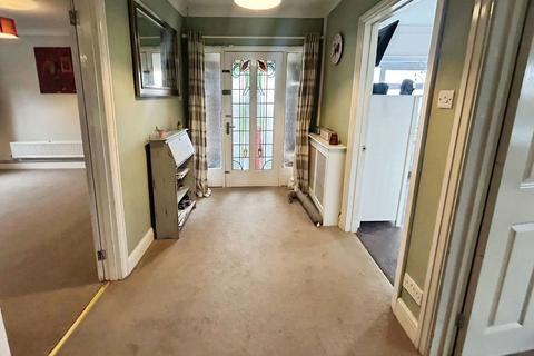 5 bedroom detached bungalow for sale, Rhydargaeau Road, Carmarthen SA32