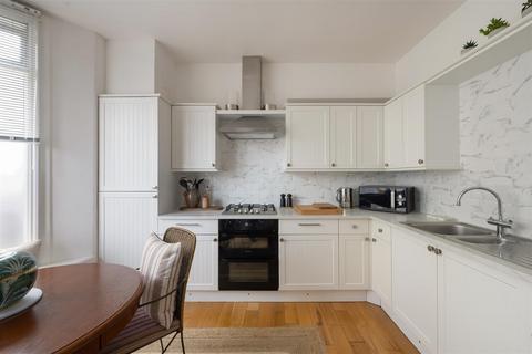 3 bedroom end of terrace house for sale, Mickleburgh Hill, Herne Bay