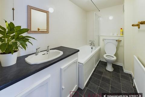 1 bedroom maisonette to rent, Standale Grove, Ruislip, HA4