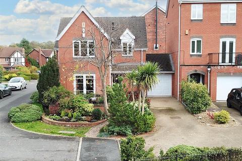 Rudyard Close, Stone