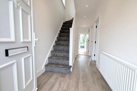 3 bedroom end of terrace house for sale, Windsor Crescent, South Harrow, HA2 8QW