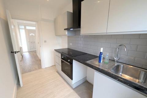 3 bedroom end of terrace house for sale, Windsor Crescent, South Harrow, HA2 8QW