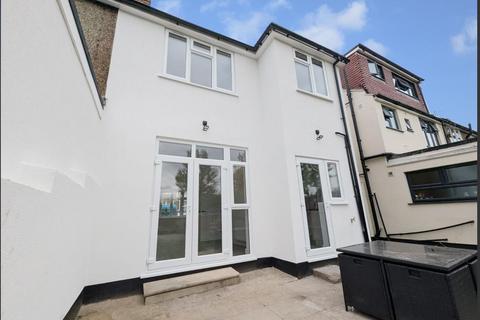 3 bedroom end of terrace house for sale, Windsor Crescent, South Harrow, HA2 8QW