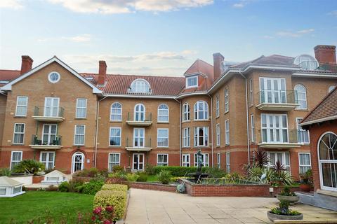 2 bedroom apartment for sale, Colne Road, Cromer