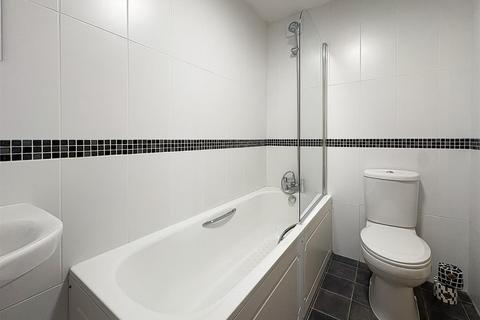 2 bedroom flat for sale, Grove Road, Burgess Hill