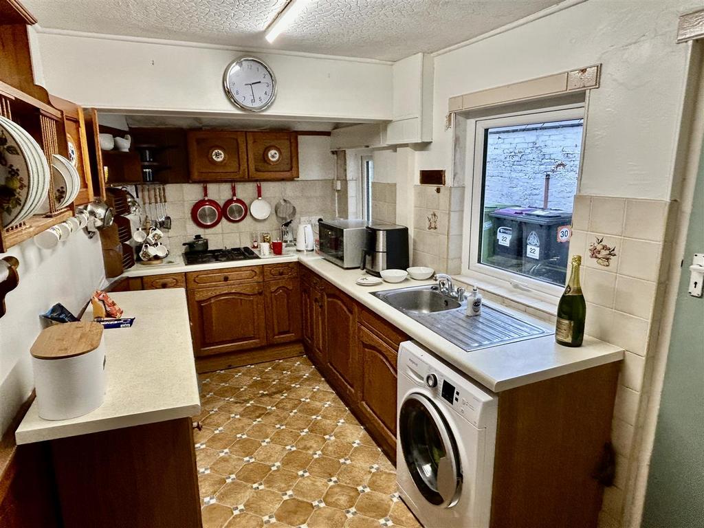 Kitchen.JPG