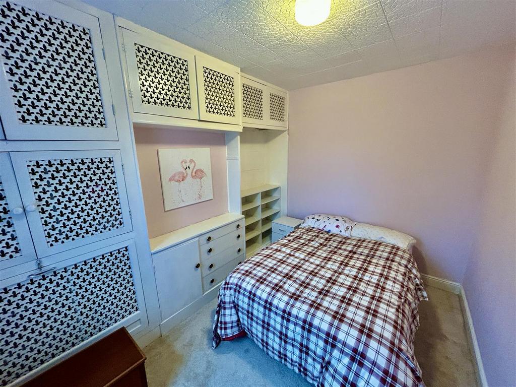 Bed1.JPG