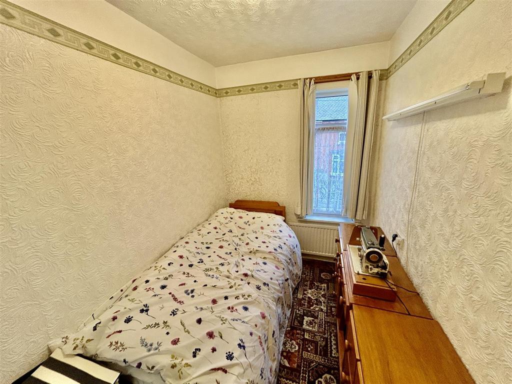 Bed3.JPG