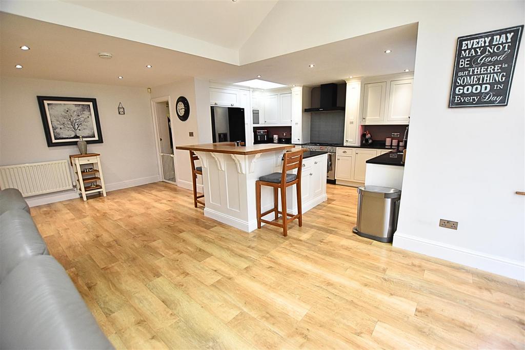 Living dining kitchen