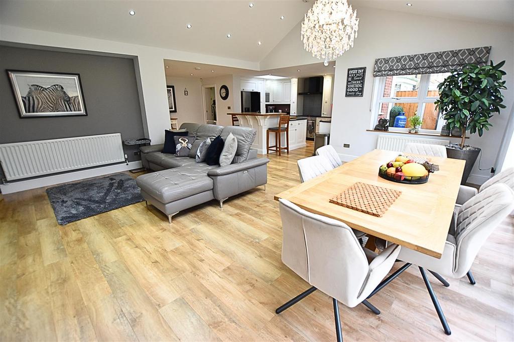 Living dining kitchen