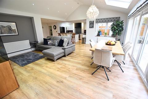 4 bedroom detached house for sale, Bolingbroke Road, Cleethorpes DN35