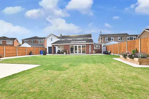 4 bedroom detached house for sale, Bolingbroke Road, Cleethorpes DN35
