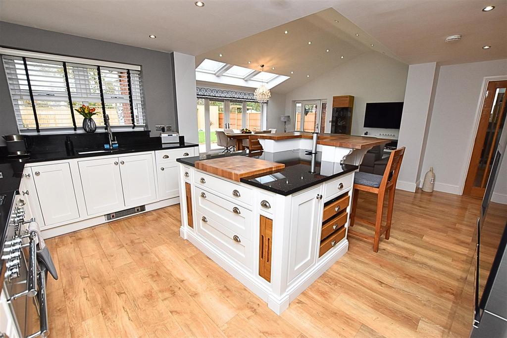 Living dining kitchen