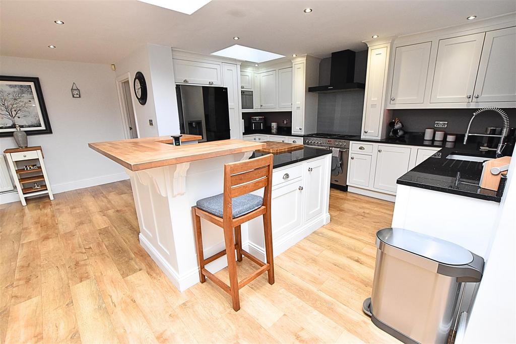 Living dining kitchen