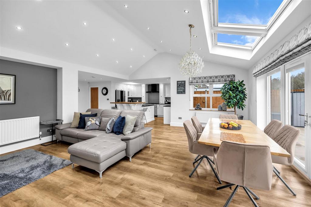 Living dining kitchen