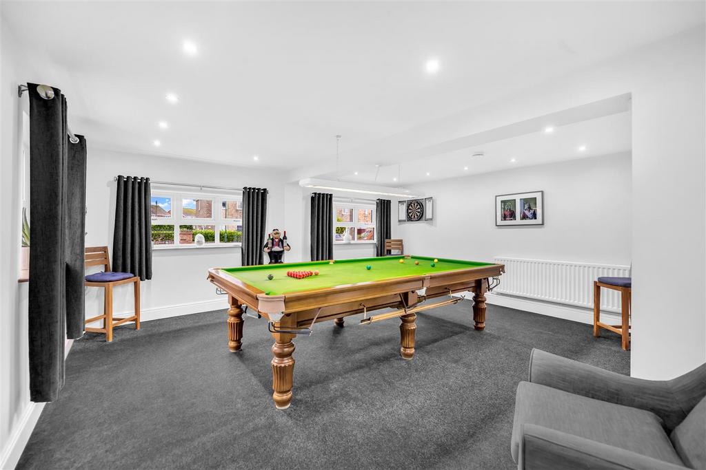 Snooker/games room
