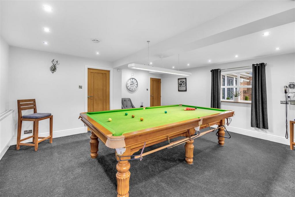 Snooker/games room