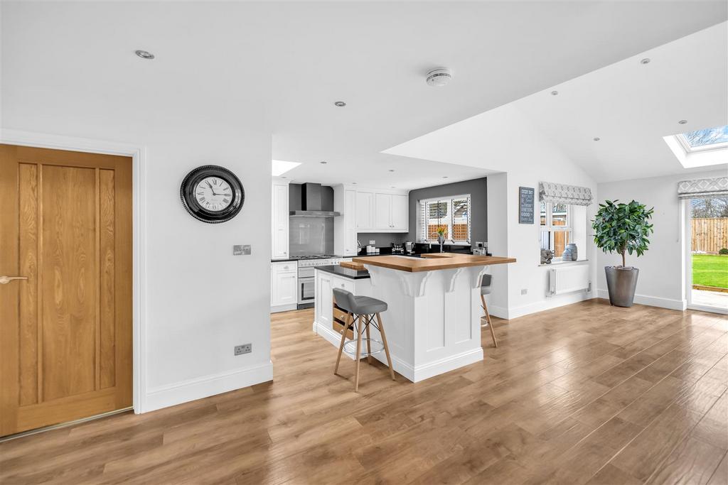 Living dining kitchen
