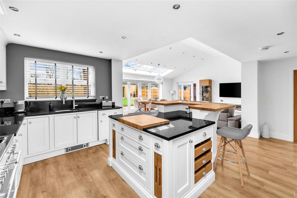 Living dining kitchen