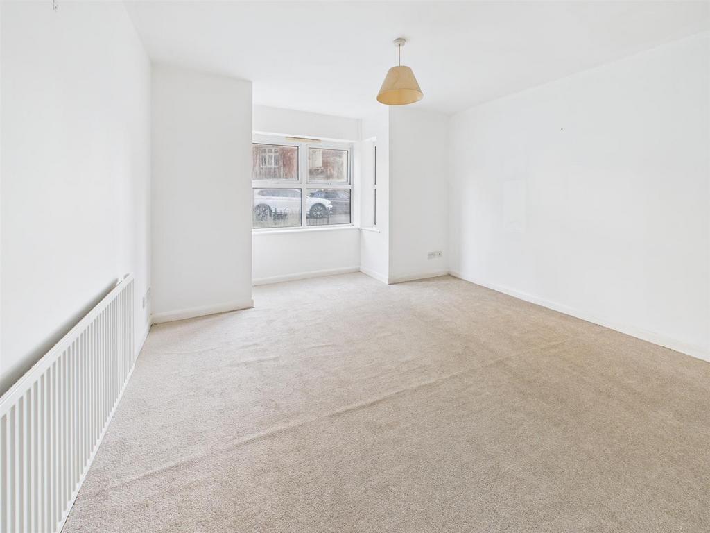 CAM04063 G0-PR0144-STILL004.jpg