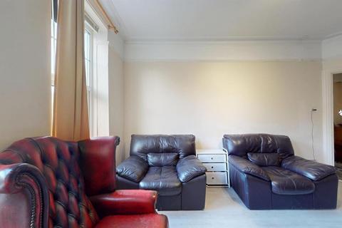 3 bedroom flat for sale, Talgarth Road, London W14