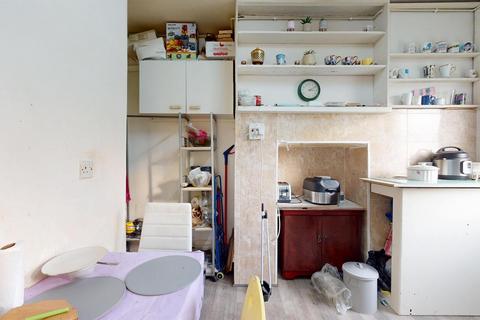 3 bedroom flat for sale, Talgarth Road, London W14