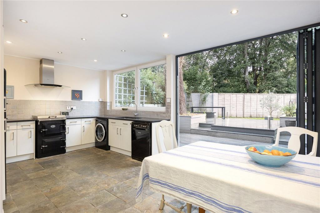 Kitchen/Dining