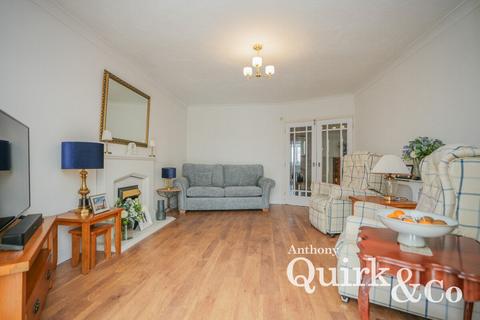 undefined, Redwoods, Canvey Island, SS8
