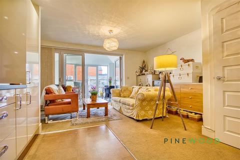 2 bedroom semi-detached house for sale, Wheatsheaf Way, Chesterfield S43