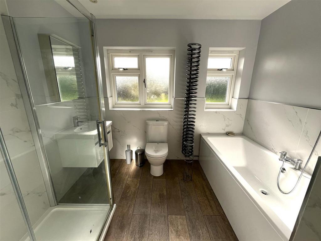 Bathroom.JPG