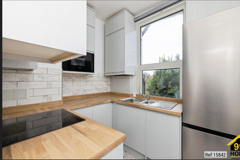 2 bedroom maisonette to rent, Kent House Road, London, SE26