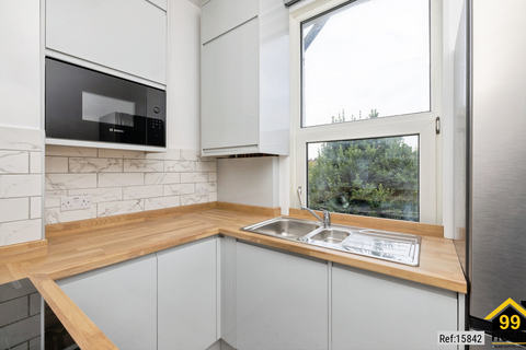 2 bedroom maisonette to rent, Kent House Road, London, SE26