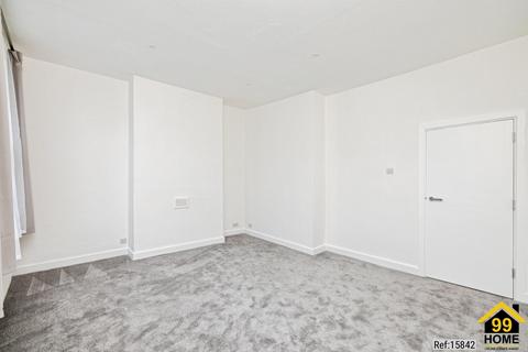 2 bedroom maisonette to rent, Kent House Road, London, SE26