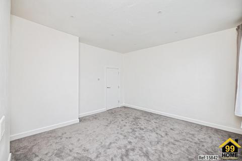 2 bedroom maisonette to rent, Kent House Road, London, SE26