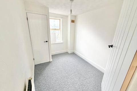 3 bedroom terraced house to rent, Belsize Avenue, Peterborough, PE2