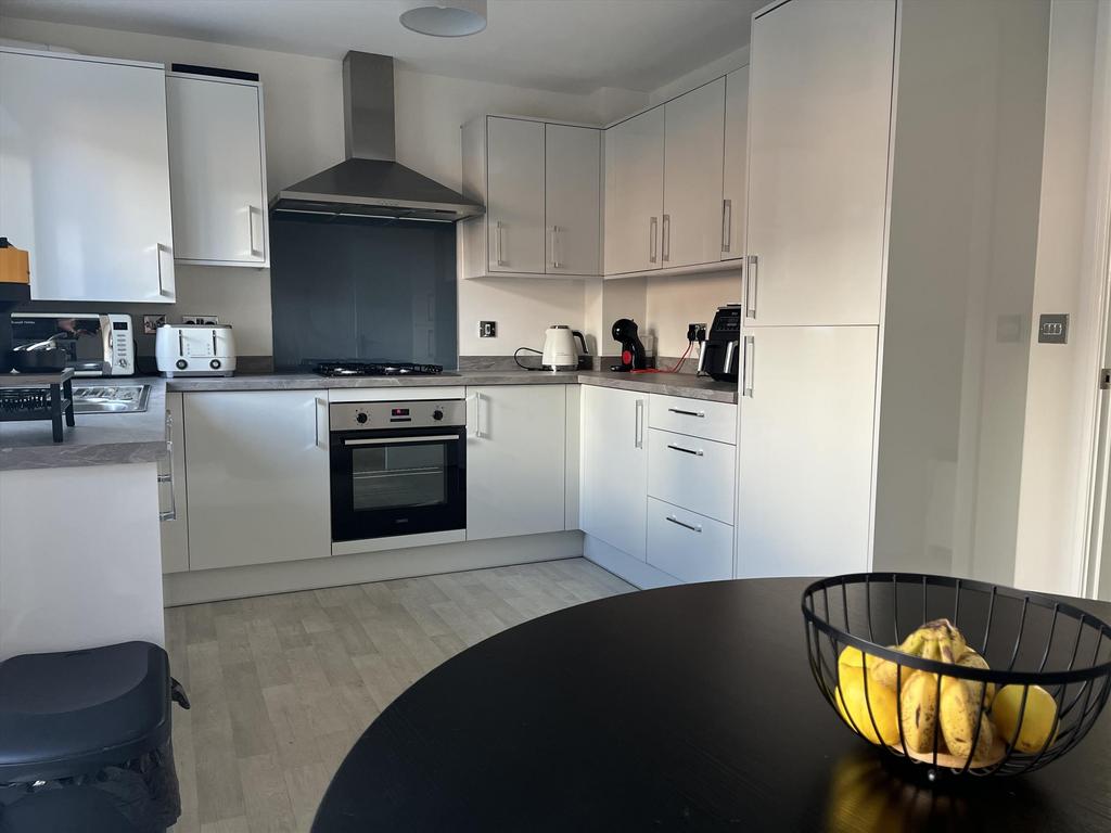 Kitchen Pic 1