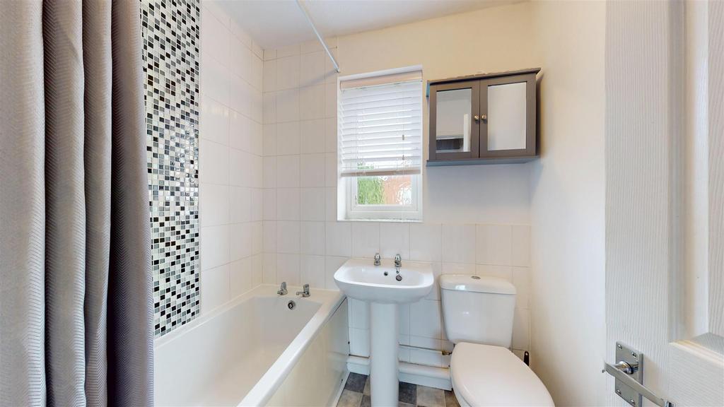 Lanesfield 12 Bathroom.jpg