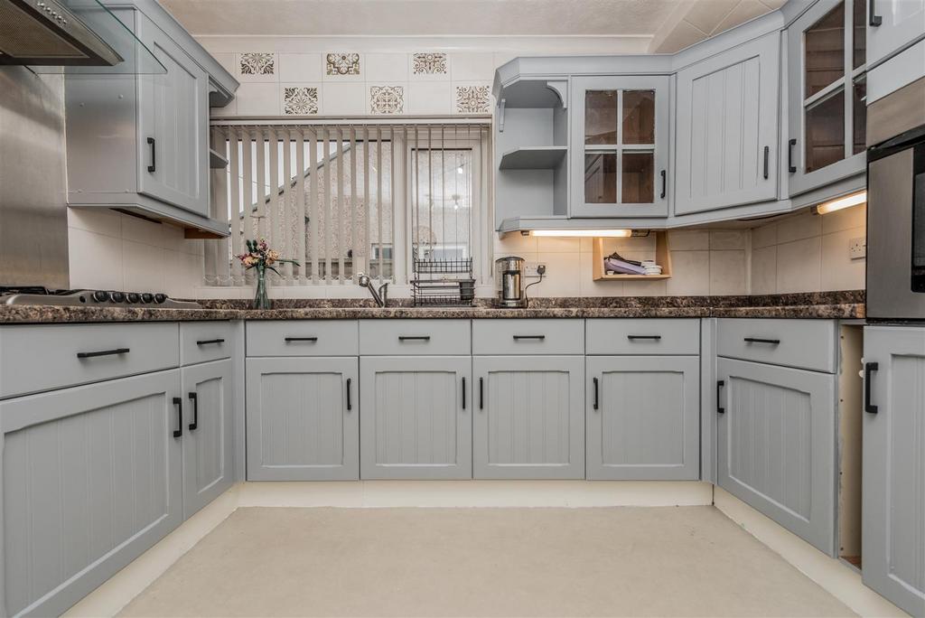 Fitted Kitchen: