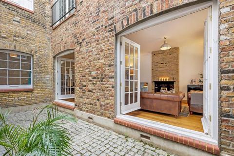 3 bedroom flat to rent, Clapham Manor Street, SW4