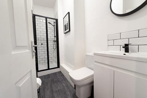 5 bedroom terraced house to rent, Romer Road, L6 6DJ,