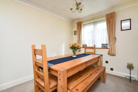 2 bedroom flat to rent, Wickham Lane Welling DA16