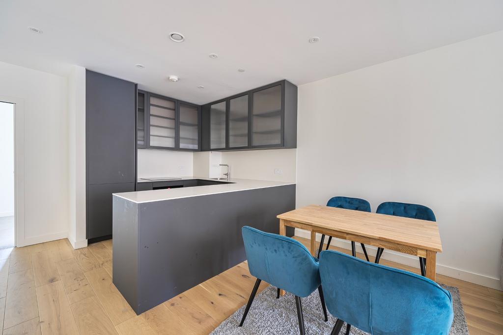 Apartment in London, Tottenham Hale, Tottenham - View 3