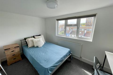 6 bedroom house share to rent, Redvers Road, Brighton